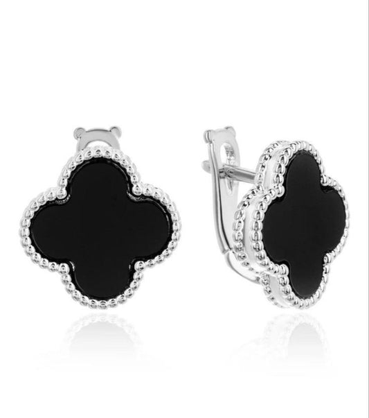 Aretes trebol